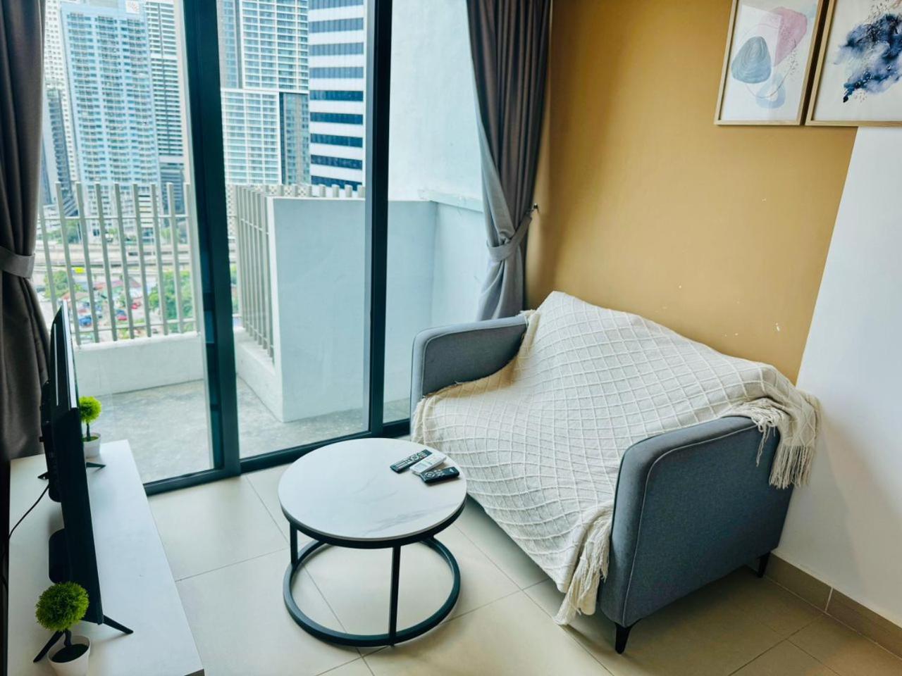 Pangsapuri The Luxe Colony Klcc View Kuala Lumpur